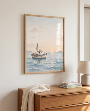 Detailansicht des Fischerboot-Posters in einem Naturholzrahmen