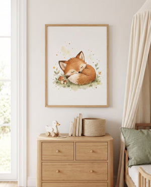 Poster mit kuschelnden Füchsen in einem skandinavischen Kinderzimmer