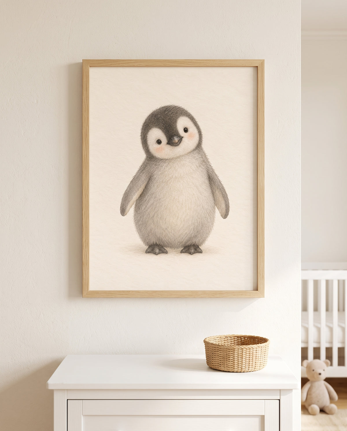 Detailansicht des Motivs Kleiner Pinguin in einem Naturholzrahmen