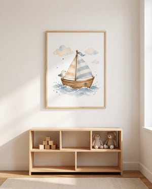 Kinderposter mit Segelboot und Möwe in einem Montessori-Kinderzimmer