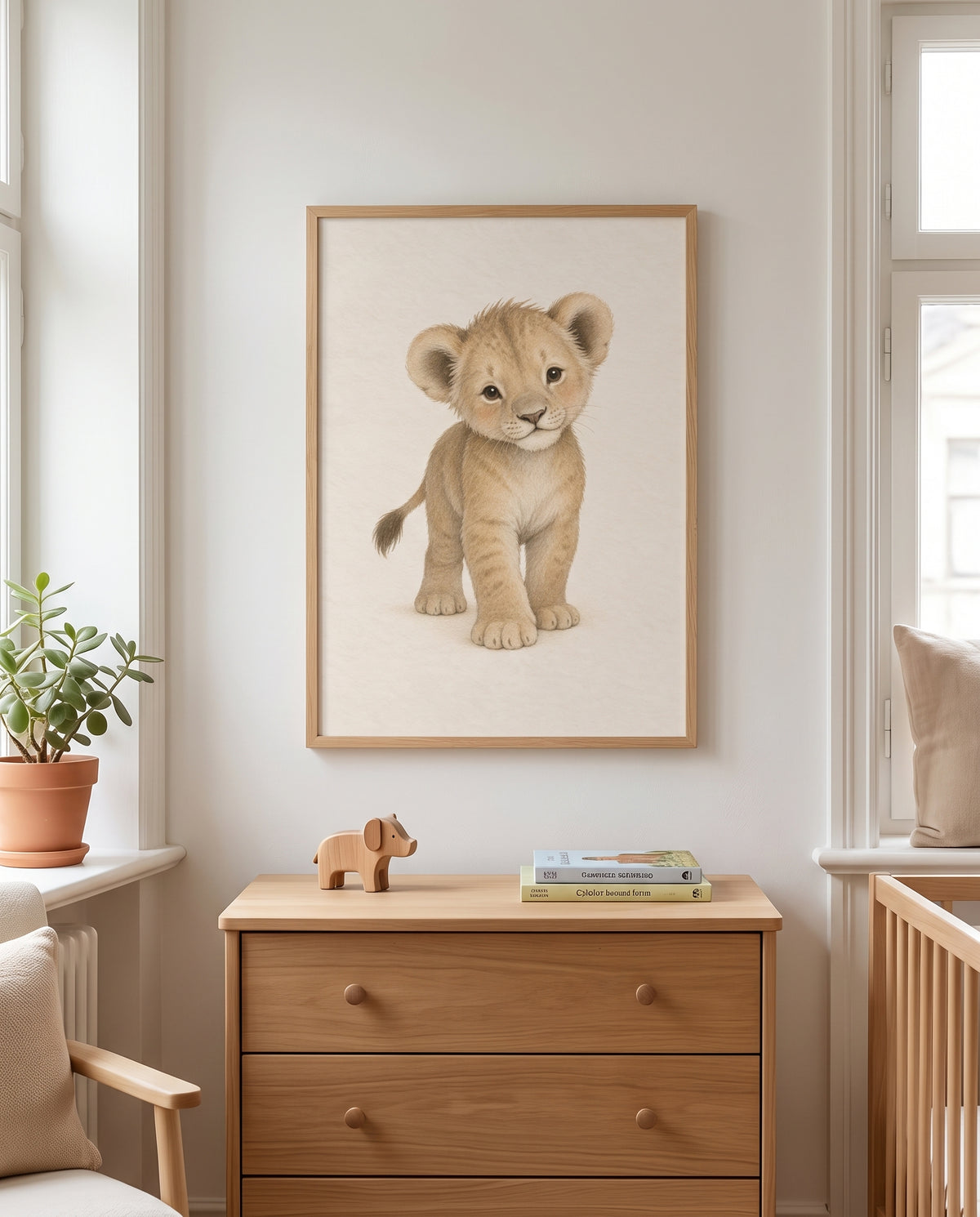 Poster mit neugierigem Löwenkind in einem skandinavischen Kinderzimmer