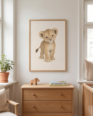 Poster mit neugierigem Löwenkind in einem skandinavischen Kinderzimmer