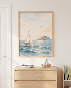 Segelboot-Poster mit maritimer Aquarellszene in einem skandinavischen Kinderzimmer